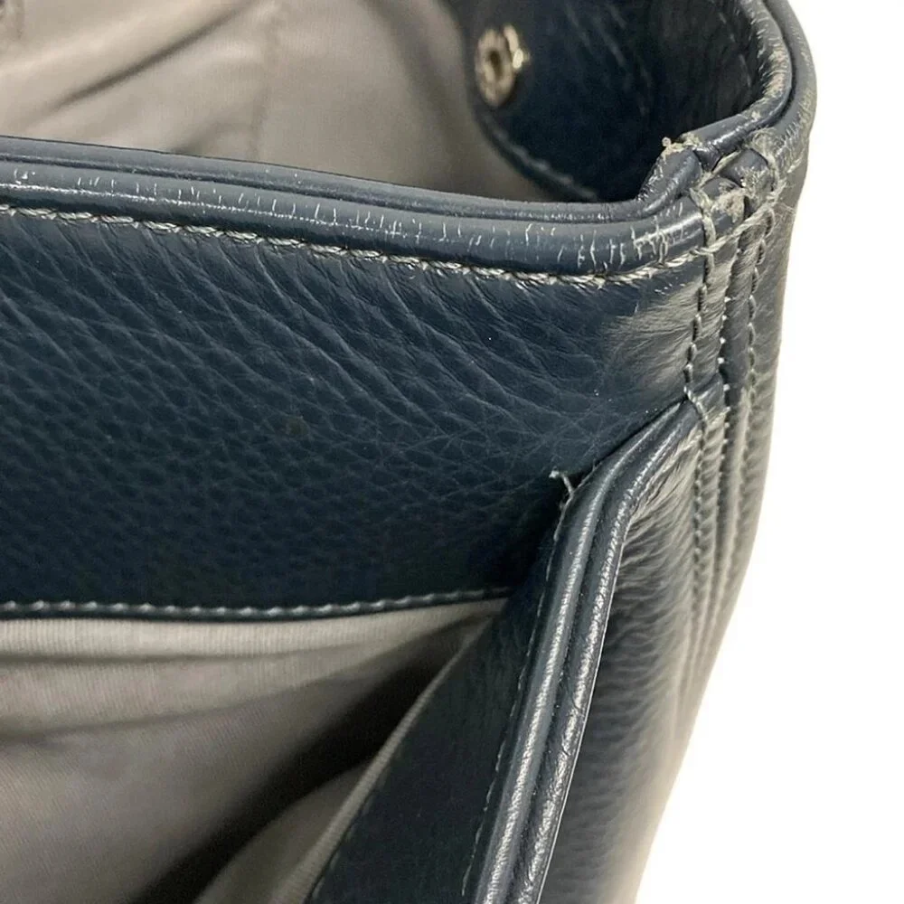 CHANEL Executive Tote Line - Blue Grained Calf Leather Tote Bag - Picture 11 of 14